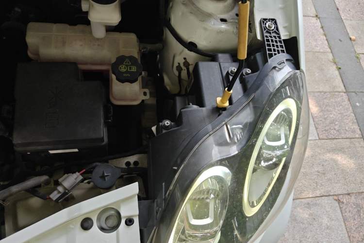 Used BYD e1 2019 YAO Edition Engine Bay Left