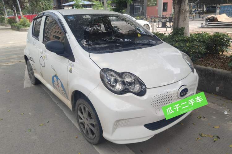 Used BYD e1 2019 Smart Edition Front Right 45 Deg