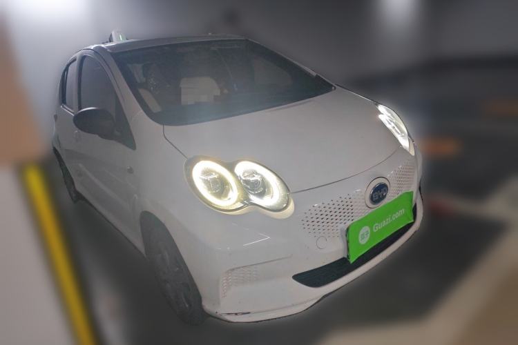 Used BYD e1 2019 Smart Edition Front Right 45 Deg