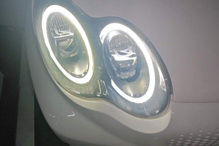 Used BYD e1 2019 Smart Edition Right Front Headlight