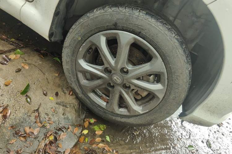 Used BYD e1 2019 Smart Edition Right Front Wheel Hub