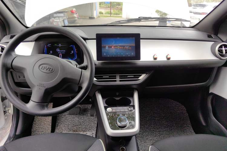Used BYD e1 2020 Smart Comfort Version Audio And AC Panel