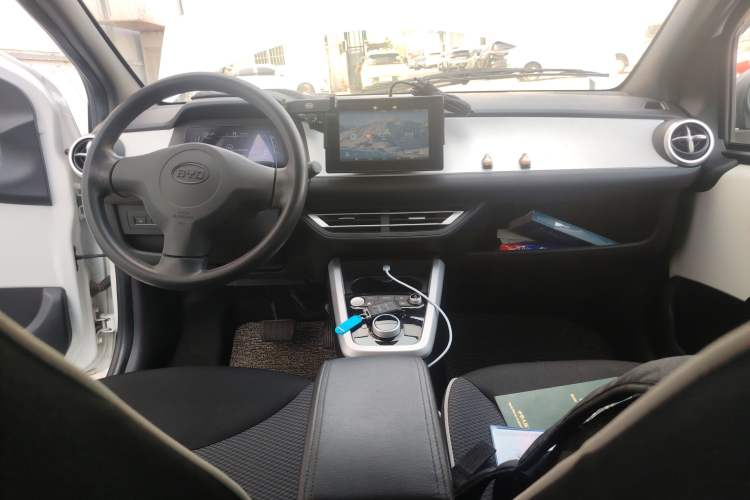 Used BYD e1 2020 Smart Comfort Version Center Console