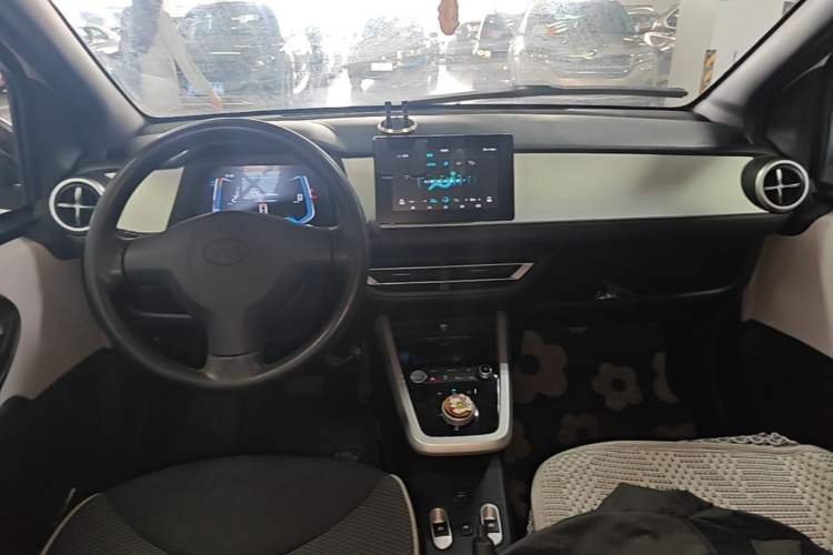 Used BYD e1 2020 Smart Comfort Version Center Console