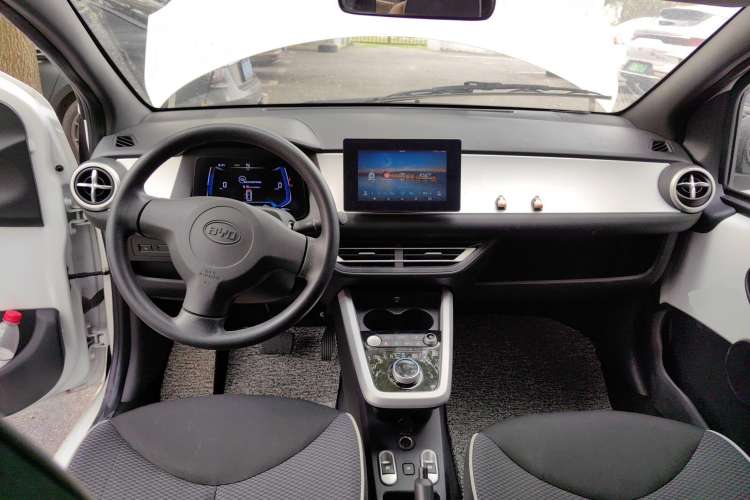 Used BYD e1 2020 Smart Comfort Version Center Console