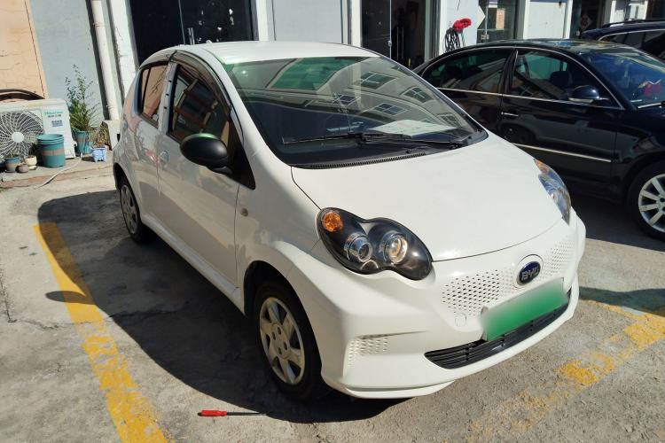 Used BYD e1 2020 Smart Comfort Version Front Right 45 Deg