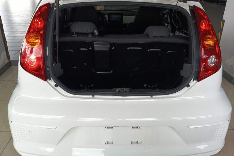 Used BYD e1 2020 Smart Comfort Version Trunk