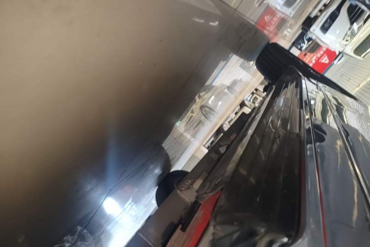 Used BYD e2 2019 Standard Range Model – Smart & Comfortable Version Right Side Sill