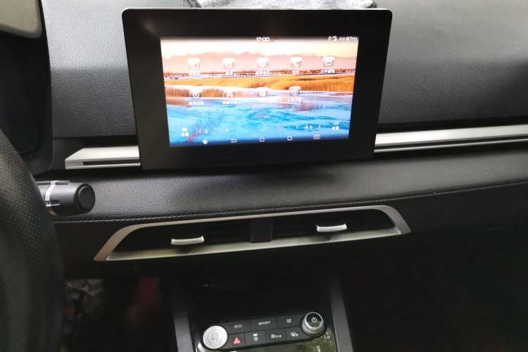 Used BYD e2 2019 Long-Range Version Yao·Luxury Trim Audio And AC Panel