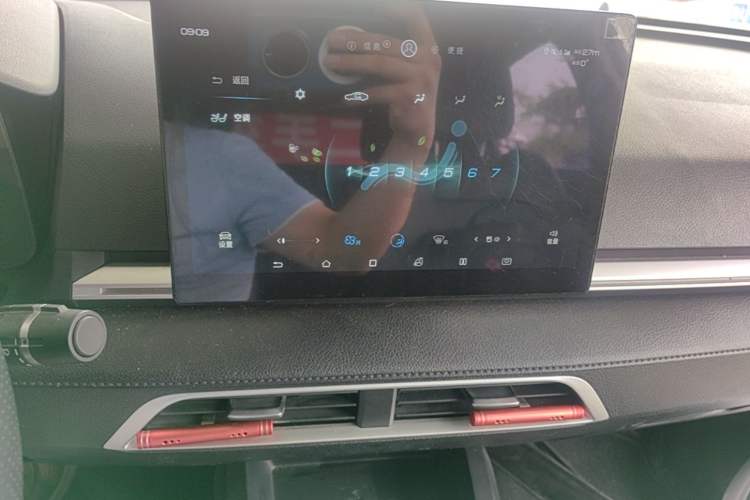 Used BYD e2 2019 Long-Range Version Yao·Luxury Trim Audio And AC Panel
