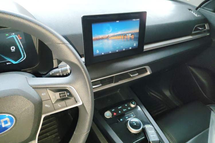 Used BYD e2 2019 Long-Range Version Yao·Luxury Trim Audio And AC Panel