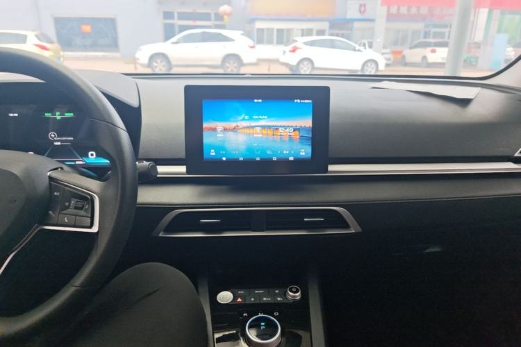 Used BYD e2 2019 Standard Range Model – Smart & Comfortable Version Center Console