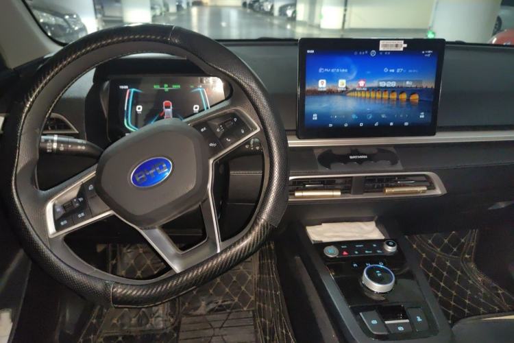 Used BYD e2 2019 Standard Range Model – Smart & Comfortable Version Center Console