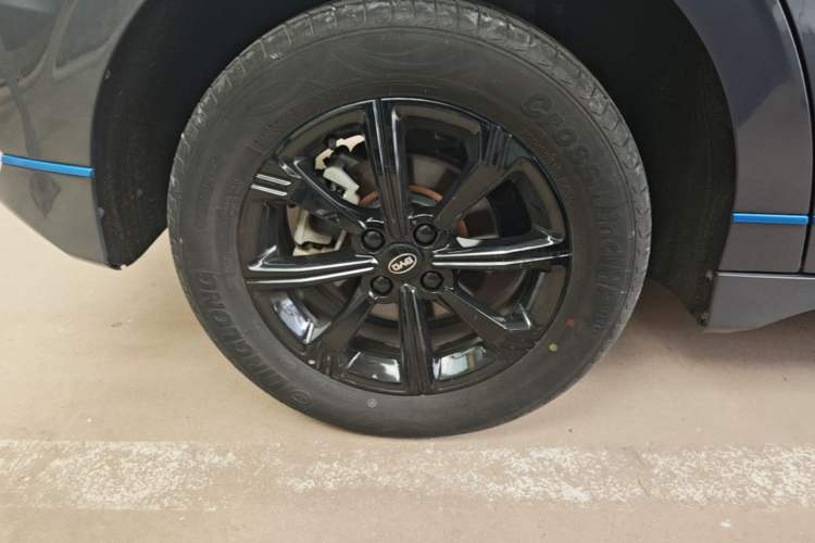 Used BYD e2 2019 Standard Range Model – Smart & Comfortable Version Right Rear Wheel Hub