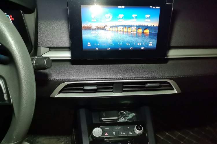 Used BYD e2 2019 Long-Range Version Yao·Luxury Trim Audio And AC Panel