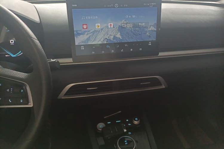 Used BYD e2 2019 Standard Range Model – Smart & Comfortable Version Audio And AC Panel