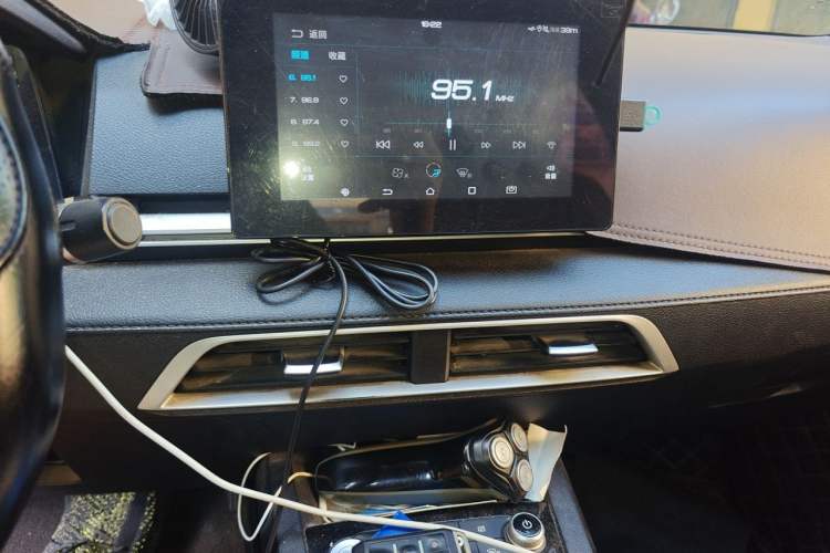 Used BYD e2 2019 Standard Range Model – Smart & Comfortable Version Audio And AC Panel