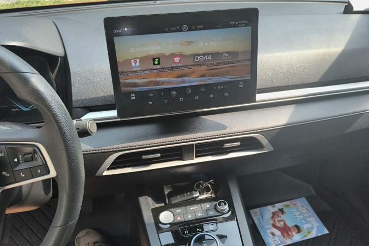 Used BYD e2 2019 Standard Range Model – Smart & Comfortable Version Audio And AC Panel
