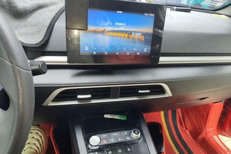 Used BYD e2 2019 Long-Range Version Yao·Luxury Trim Audio And AC Panel