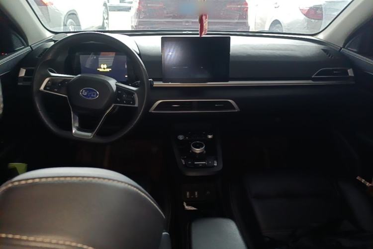 Used BYD e2 2019 Standard Range Model – Smart & Comfortable Version Center Console