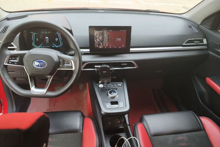 Used BYD e2 2019 Standard Range Model – Smart & Comfortable Version Center Console