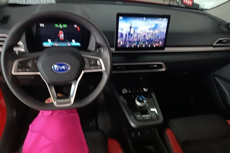 Used BYD e2 2019 High-Range Version – Chuan·Luxury Model Center Console