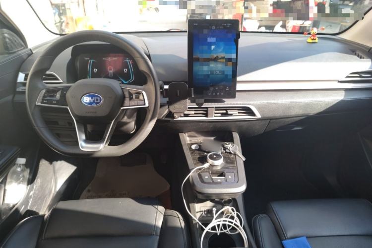 Used BYD e2 2019 Standard Range Model – Smart & Comfortable Version Center Console