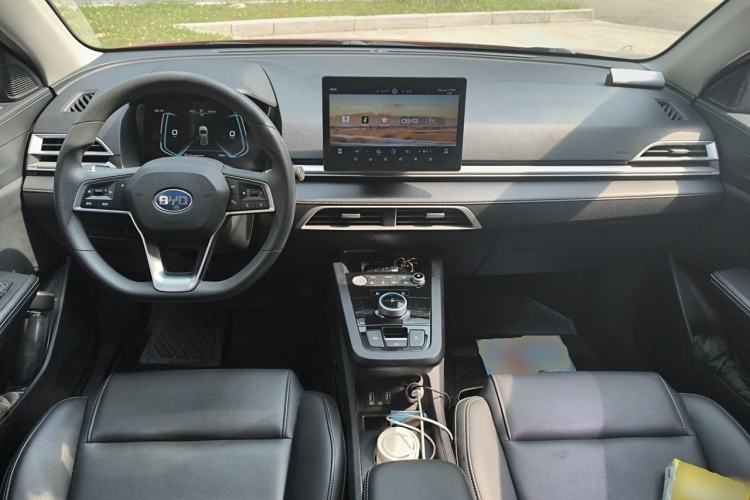 Used BYD e2 2019 Standard Range Model – Smart & Comfortable Version Center Console
