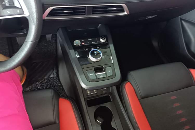 Used BYD e2 2019 High-Range Version – Chuan·Luxury Model Gear Lever