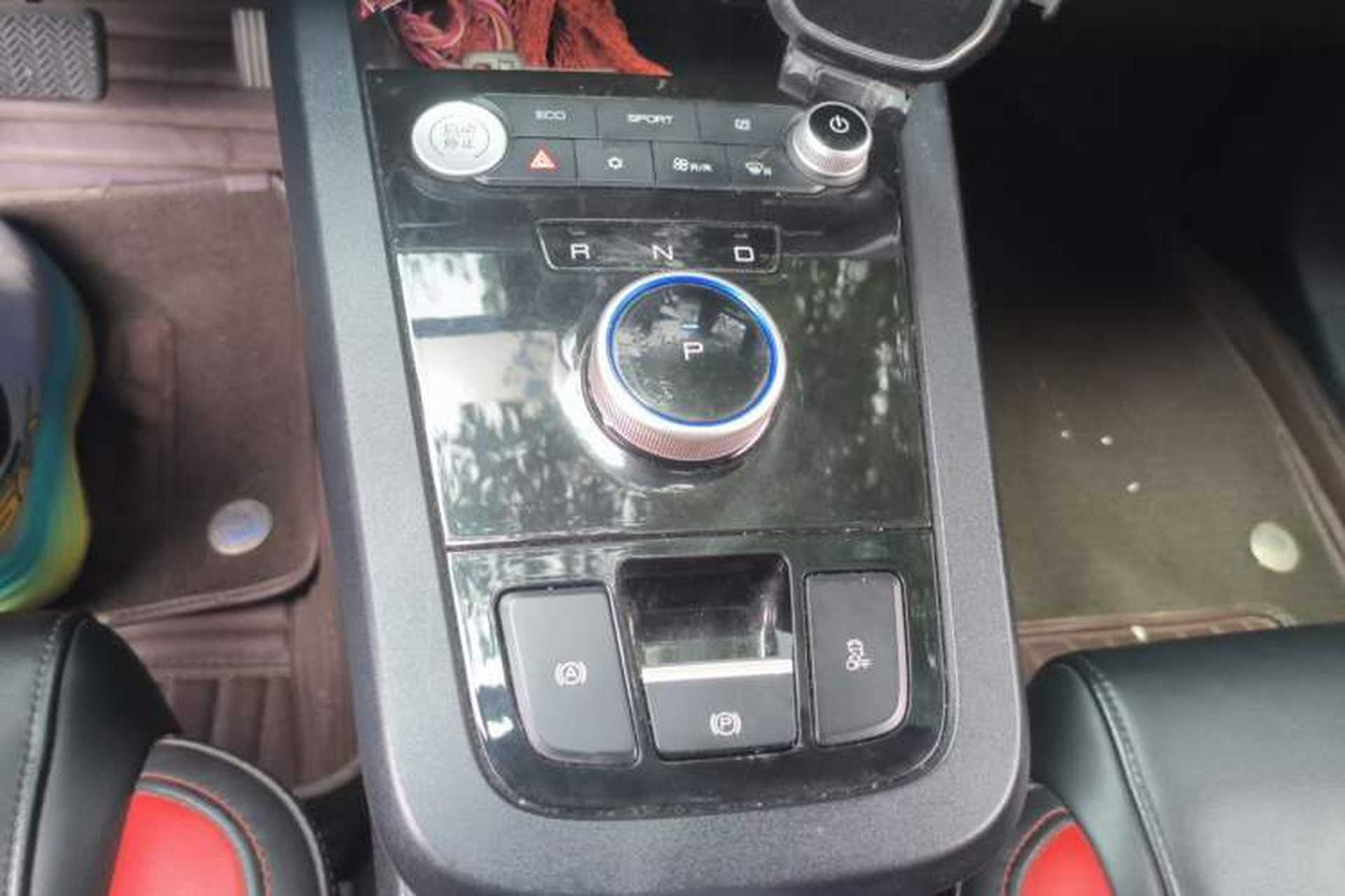 Used BYD e2 2019 High-Range Version – Chuan·Luxury Model Gear Lever