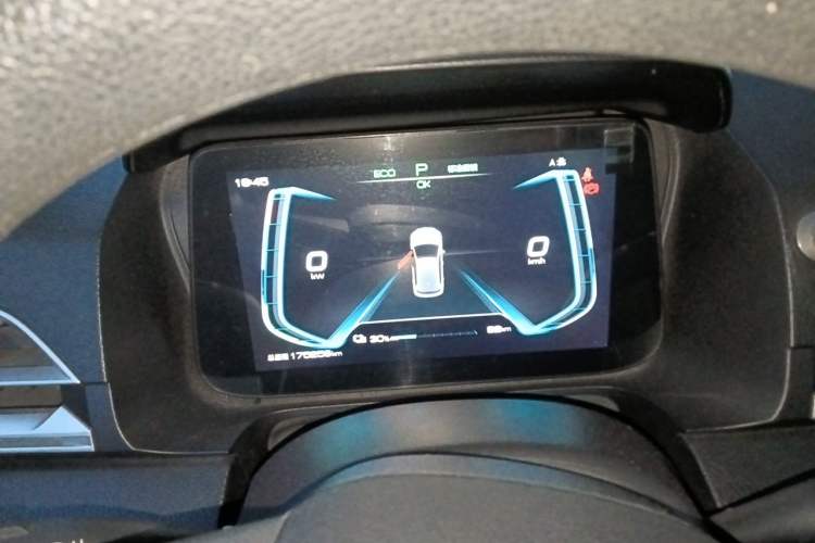Used BYD e2 2019 Standard Range Model – Smart & Comfortable Version Instrument Cluster