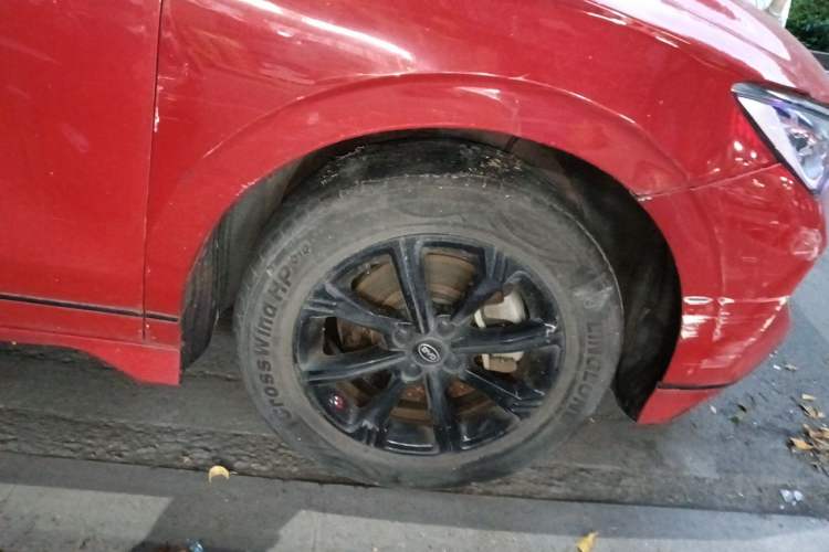 Used BYD e2 2019 Standard Range Model – Smart & Comfortable Version Right Front Wheel Hub