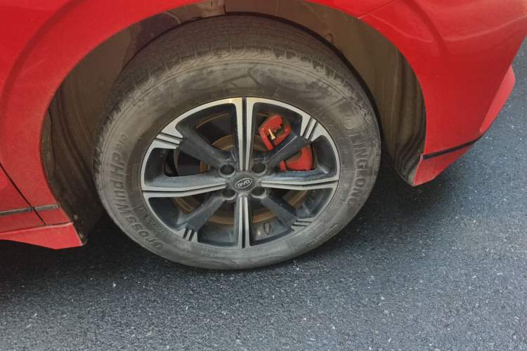 Used BYD e2 2019 High-Range Version – Chuan·Luxury Model Right Front Wheel Hub