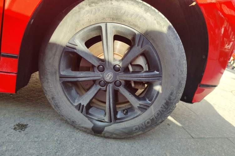 Used BYD e2 2019 Standard Range Model – Smart & Comfortable Version Right Front Wheel Hub