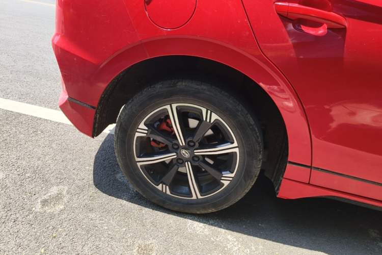 Used BYD e2 2019 Standard Range Model – Smart & Comfortable Version Right Rear Wheel Hub