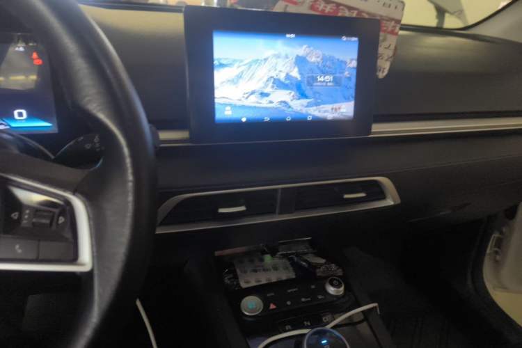 Used BYD e2 2019 Long-Range Version Yao·Luxury Trim Audio And AC Panel