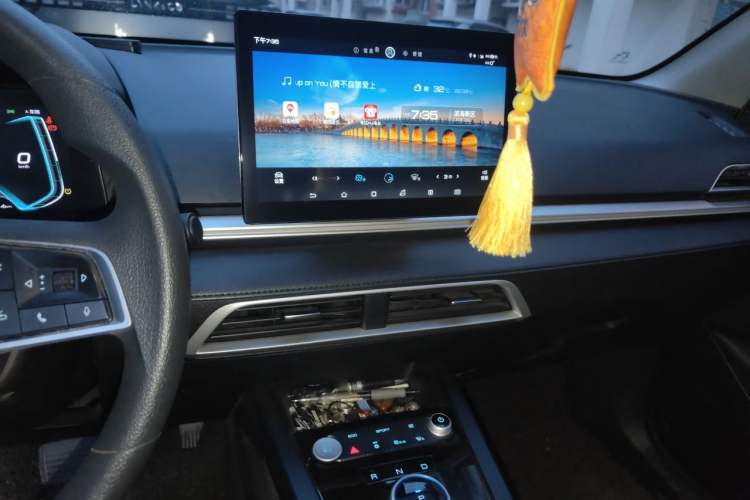 Used BYD e2 2019 Standard Range Model – Smart & Comfortable Version Audio And AC Panel