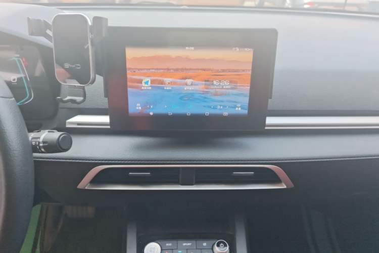 Used BYD e2 2019 Long-Range Version Yao·Luxury Trim Audio And AC Panel