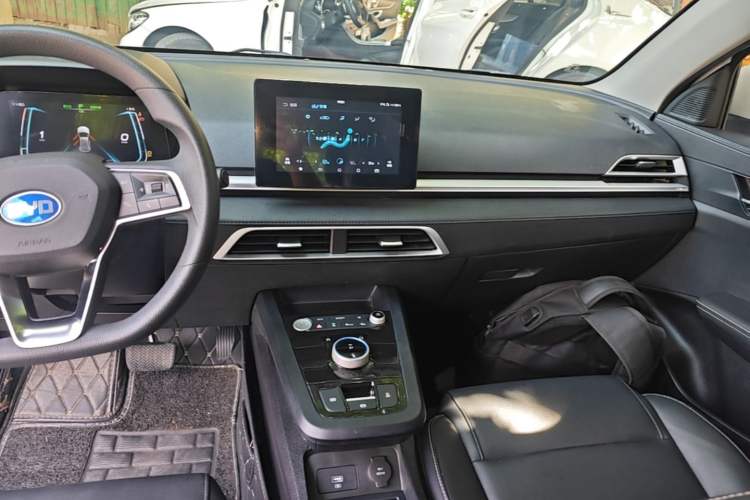 Used BYD e2 2019 Long-Range Version Yao·Luxury Trim Audio And AC Panel