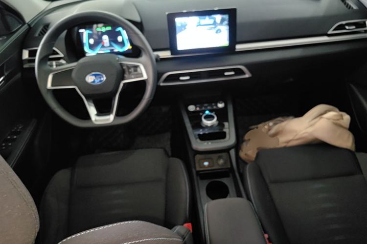 Used BYD e2 2019 Standard Range Version – Yue·Standard Model Center Console