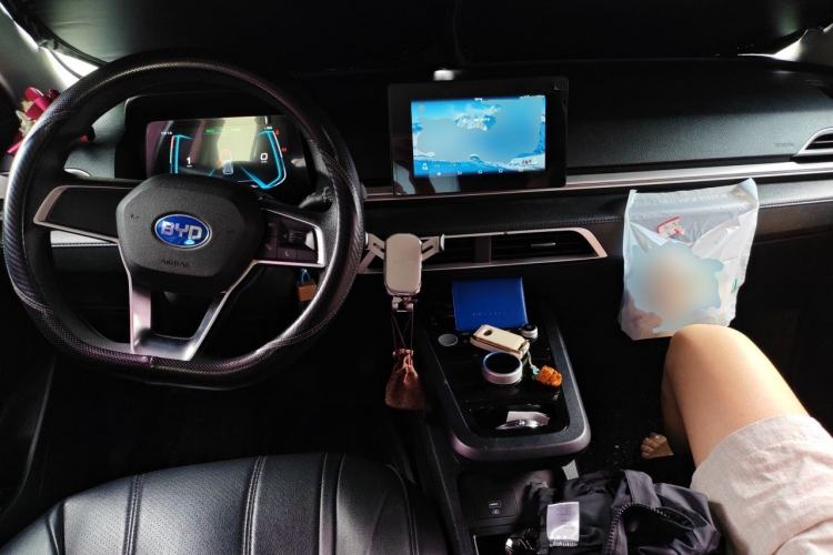 Used BYD e2 2019 Standard Range Version – Yue·Standard Model Center Console