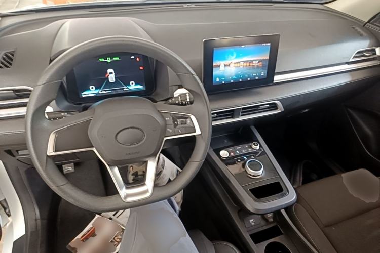 Used BYD e2 2019 Standard Range Version – Yue·Standard Model Center Console