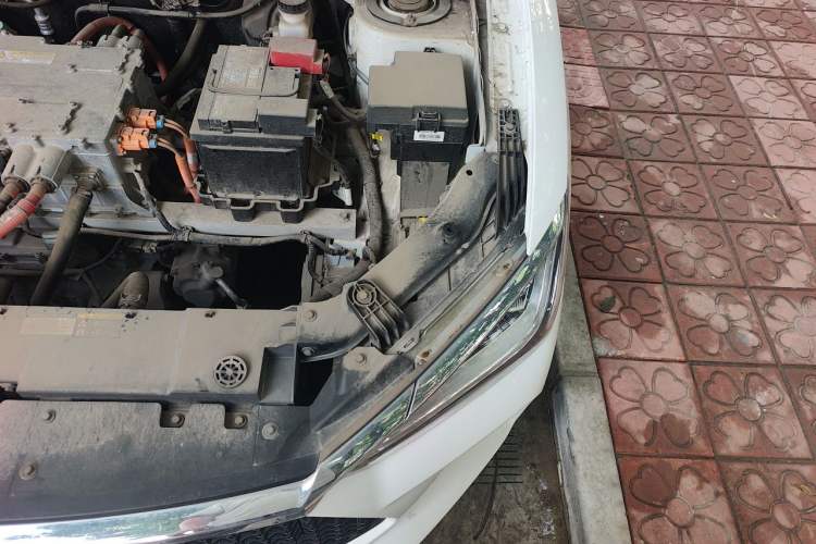 Used BYD e2 2019 Standard Range Version – Yue·Standard Model Engine Bay Left
