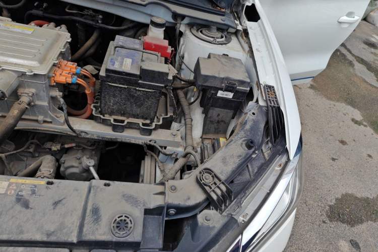 Used BYD e2 2019 Standard Range Version – Yue·Standard Model Engine Bay Left