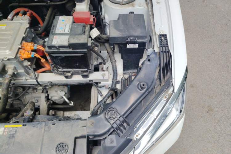 Used BYD e2 2019 High-Range Version – Chuan·Luxury Model Engine Bay Left