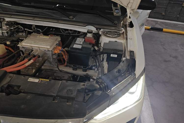 Used BYD e2 2019 High-Range Version – Chuan·Luxury Model Engine Bay Left