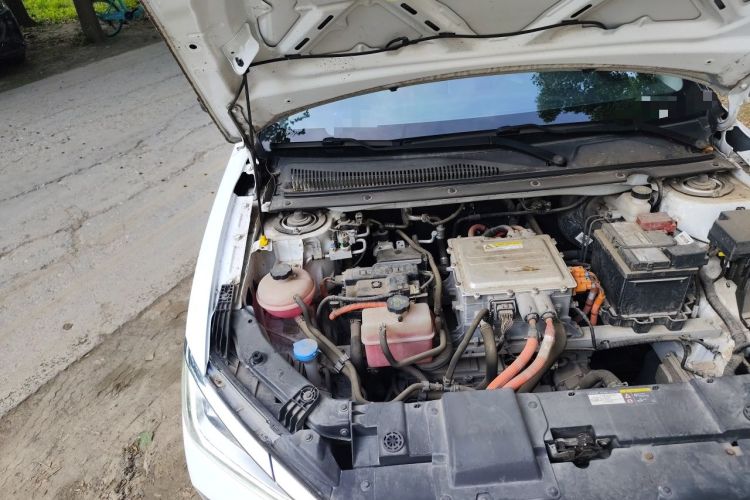 Used BYD e2 2019 High-Range Version – Chuan·Luxury Model Engine Bay Right