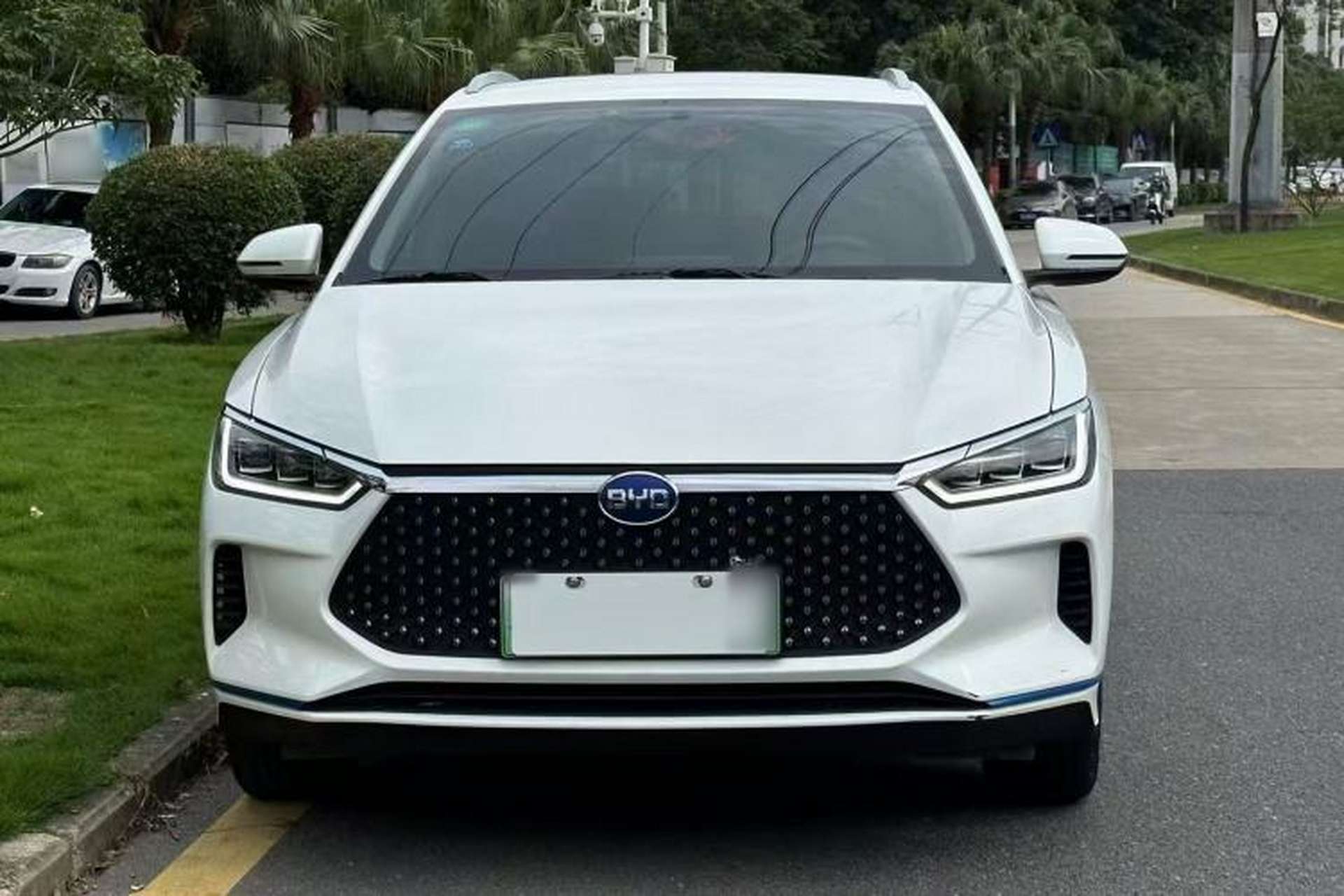 Used BYD e2 2019 Standard Range Model – Smart & Comfortable Version Exterior 5