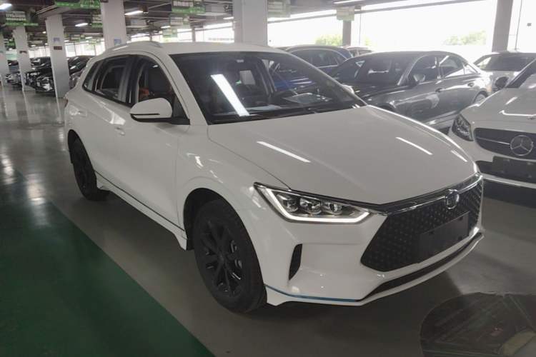 Used BYD e2 2019 Standard Range Model – Smart & Comfortable Version Front Right 45 Deg