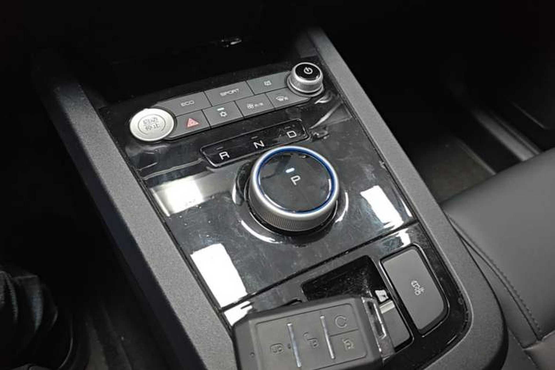 Used BYD e2 2019 Standard Range Model – Smart & Comfortable Version Gear Lever